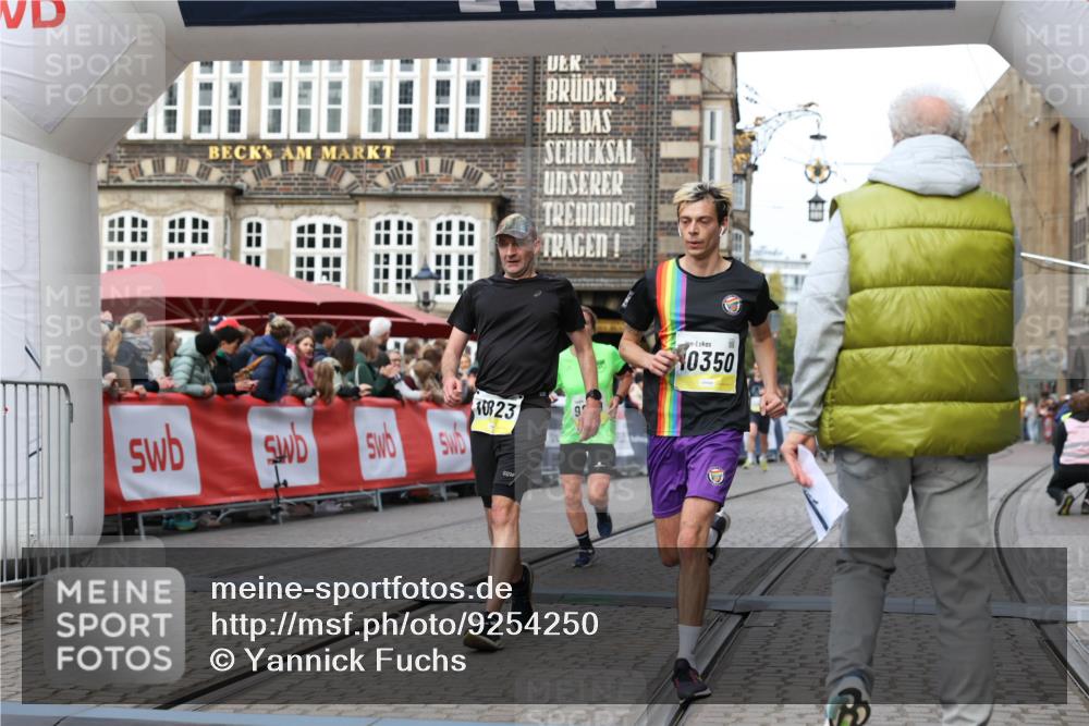 05.10.2025 - 20. swb-Marathon Bremen Yannick Fuchs http://msf.ph/oto/9254250 05.10.2025 10:45:54 Ziel 28, 9709, 9960, 10350, 10639, 10792, 10823 meine-sportfotos.de