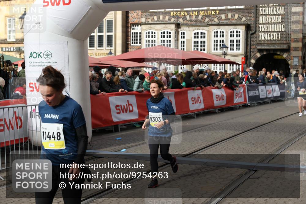 05.10.2025 - 20. swb-Marathon Bremen Yannick Fuchs http://msf.ph/oto/9254263 05.10.2025 11:14:58 Ziel 9303, 10602, 11448, 11557 meine-sportfotos.de