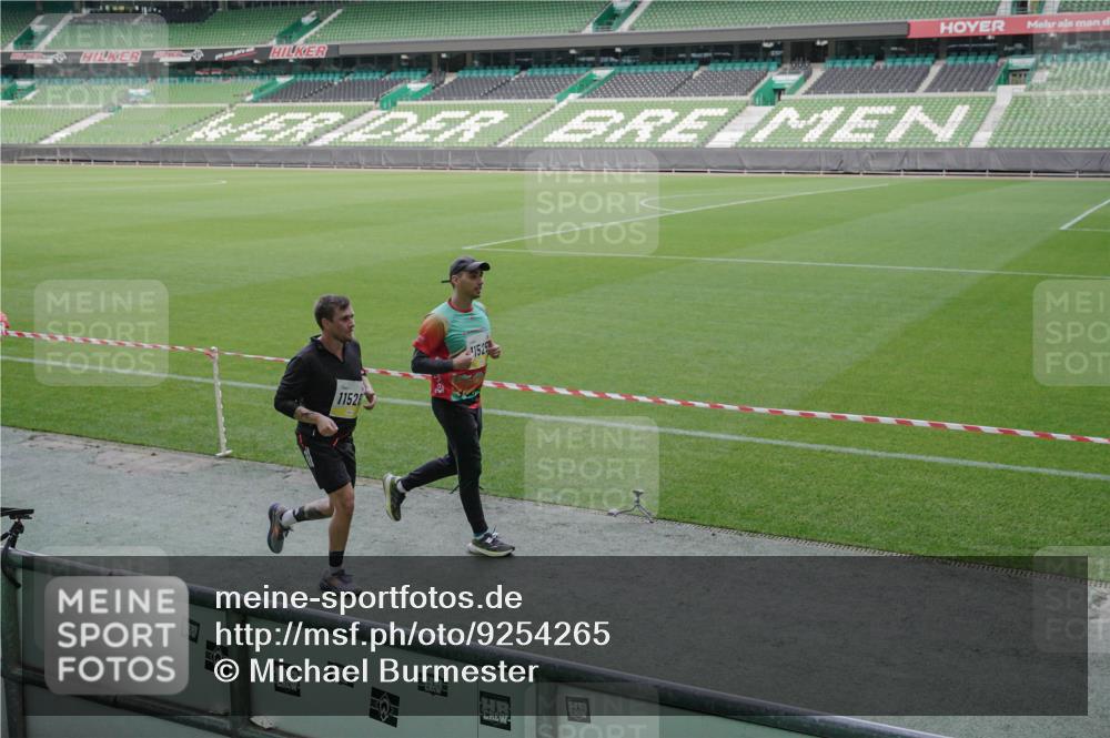05.10.2025 - 20. swb-Marathon Bremen Michael Burmester http://msf.ph/oto/9254265 05.10.2025 10:42:42 Laufen im Stadion 8225, 8865, 9185, 9212, 9276, 9288, 9410, 9476, 9481, 9519, 9557, 9648, 9664, 9680, 9726, 9734, 9736, 9760, 9798, 9806, 9815, 9826, 9861, 9945, 9972, 9999, 10031, 10074, 10082, 10087, 10239, 10245, 10264, 10365, 10366, 10396, 10412, 10415, 10417, 10463, 10684, 10824, 10860, 10861, 10943, 11030, 11073, 11083, 11112, 11126, 11142, 11170, 11172, 11206, 11215, 11395, 11584, 11634, 8533, 9632, 9836, 9837, 9982, 10125, 10214, 10333, 10706, 10937, 10998 meine-sportfotos.de