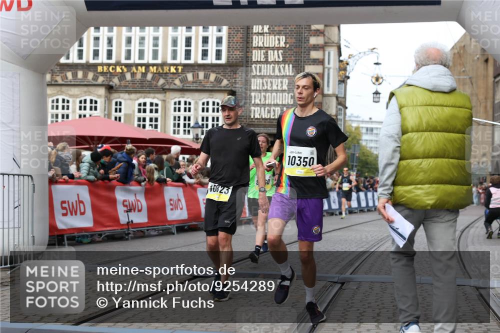 05.10.2025 - 20. swb-Marathon Bremen Yannick Fuchs http://msf.ph/oto/9254289 05.10.2025 10:45:54 Ziel 28, 9709, 9960, 10350, 10639, 10792, 10823 meine-sportfotos.de