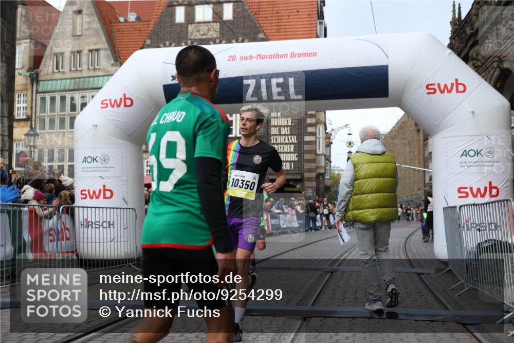 05.10.2025 - 20. swb-Marathon Bremen Yannick Fuchs http://msf.ph/oto/9254299 05.10.2025 10:45:55 Ziel 28, 9709, 9960, 10350, 10639, 10792, 10823 meine-sportfotos.de