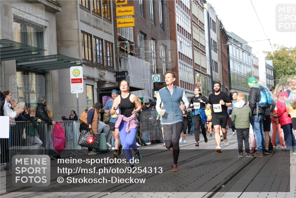 05.10.2025 - 20. swb-Marathon Bremen Strokosch-Dieckow http://msf.ph/oto/9254313 05.10.2025 10:56:20 Ziel 8118, 9188, 9266, 9547, 9790, 9886, 10005, 10008, 10042, 10059, 10145, 10179, 10387, 10546, 10644, 10648, 10683, 10845, 10924, 10971, 11100, 11253, 11260, 11426, 11475, 11571, 11675, 11691, 11734, 8118, 9188, 9266, 9547, 9790, 9886, 10005, 10008, 10042, 10059, 10145, 10179, 10387, 10546, 10644, 10648, 10683, 10845, 10924, 10971, 11100, 11253, 11260, 11426, 11475, 11571, 11675, 11691, 11734 meine-sportfotos.de