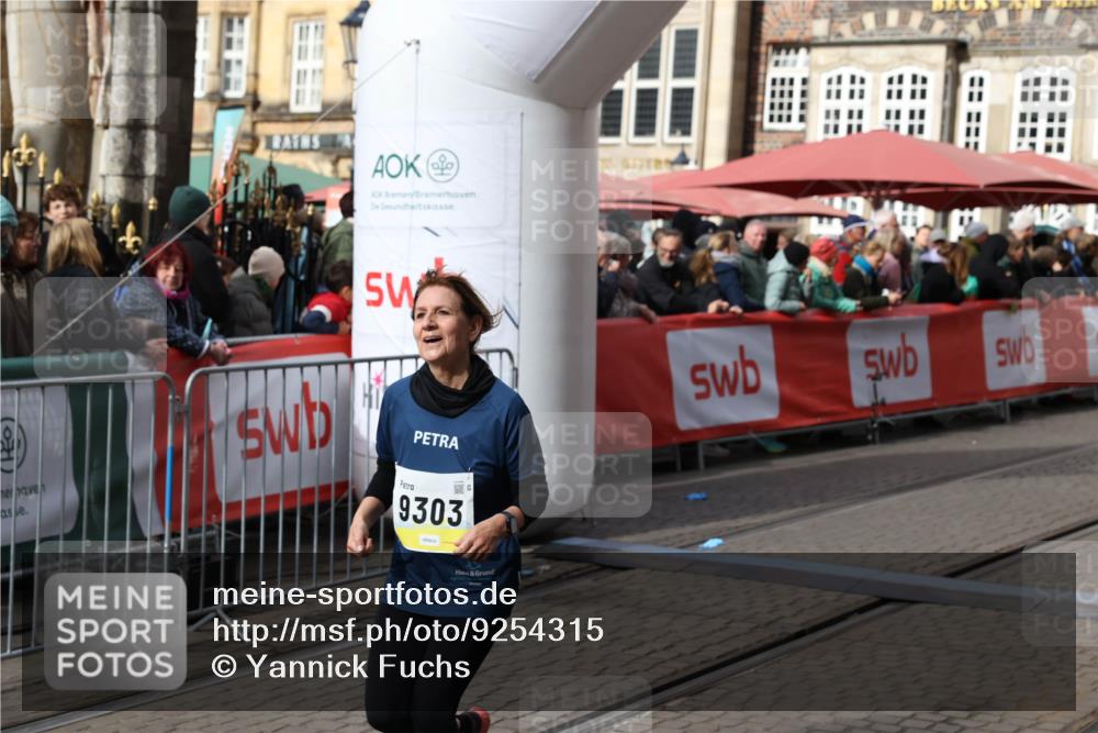 05.10.2025 - 20. swb-Marathon Bremen Yannick Fuchs http://msf.ph/oto/9254315 05.10.2025 11:15:00 Ziel 9303, 10602, 11345, 11448, 11557, 11607 meine-sportfotos.de