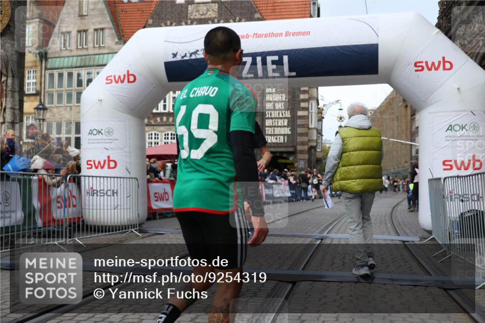 05.10.2025 - 20. swb-Marathon Bremen Yannick Fuchs http://msf.ph/oto/9254319 05.10.2025 10:45:55 Ziel 28, 9709, 9960, 10350, 10639, 10792, 10823 meine-sportfotos.de