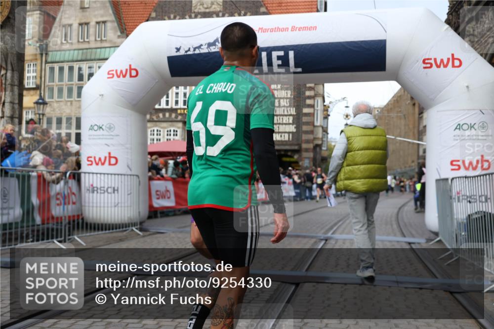05.10.2025 - 20. swb-Marathon Bremen Yannick Fuchs http://msf.ph/oto/9254330 05.10.2025 10:45:55 Ziel 28, 9709, 9960, 10350, 10639, 10792, 10823 meine-sportfotos.de