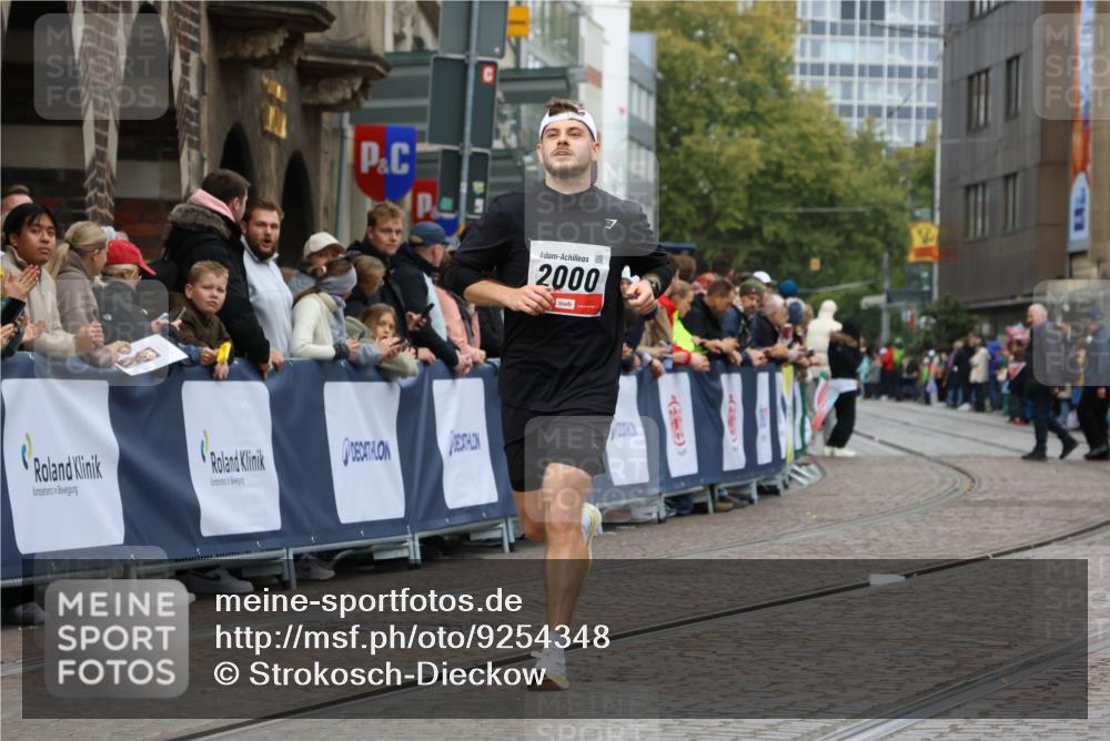 05.10.2025 - 20. swb-Marathon Bremen Strokosch-Dieckow http://msf.ph/oto/9254348 05.10.2025 12:52:25 Ziel 1000, 2000 meine-sportfotos.de