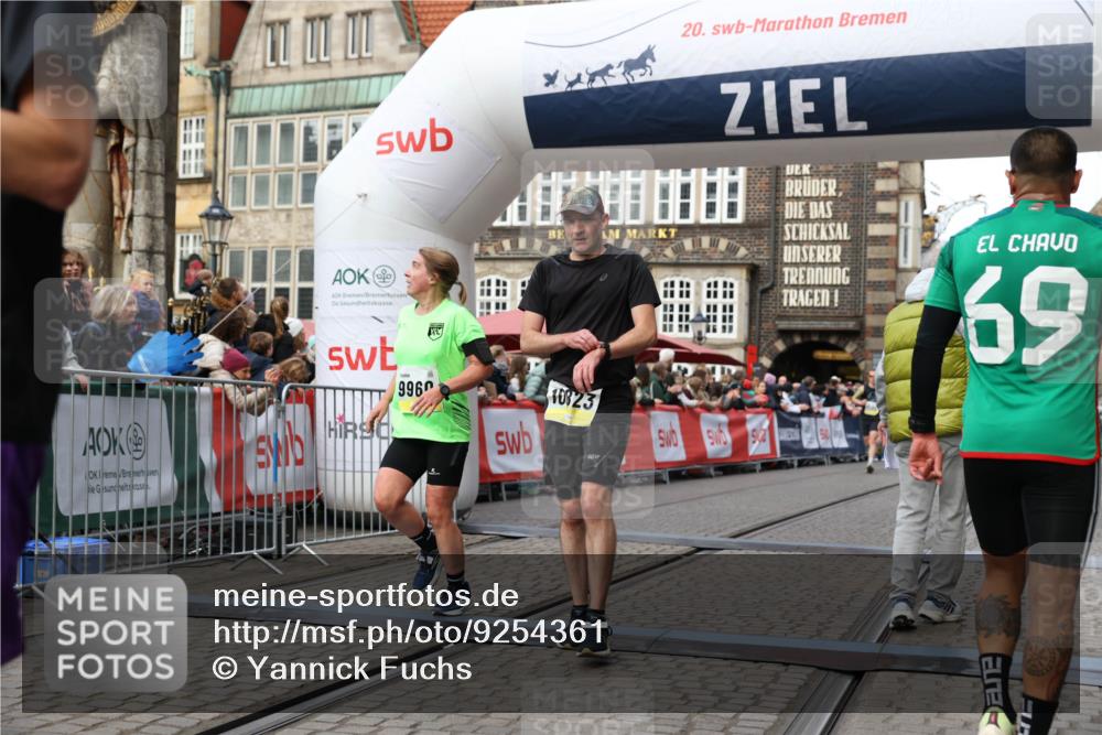 05.10.2025 - 20. swb-Marathon Bremen Yannick Fuchs http://msf.ph/oto/9254361 05.10.2025 10:45:56 Ziel 28, 9285, 9960, 10350, 10792, 10823 meine-sportfotos.de