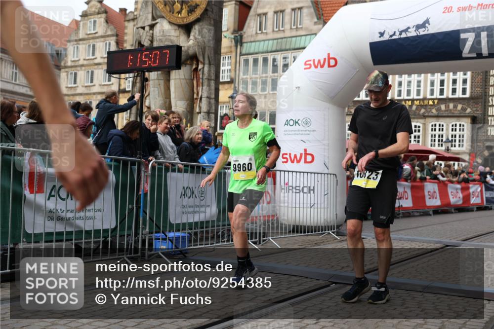 05.10.2025 - 20. swb-Marathon Bremen Yannick Fuchs http://msf.ph/oto/9254385 05.10.2025 10:45:57 Ziel 28, 9285, 9960, 10350, 10823 meine-sportfotos.de