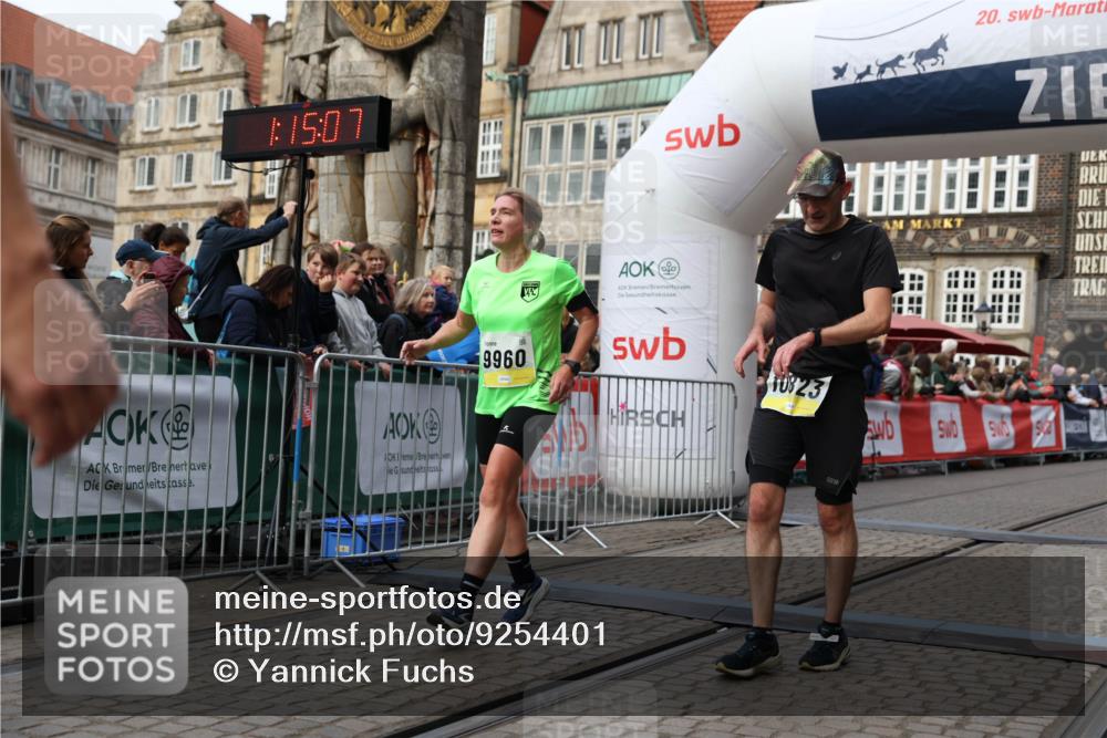 05.10.2025 - 20. swb-Marathon Bremen Yannick Fuchs http://msf.ph/oto/9254401 05.10.2025 10:45:57 Ziel 28, 9285, 9960, 10350, 10823 meine-sportfotos.de