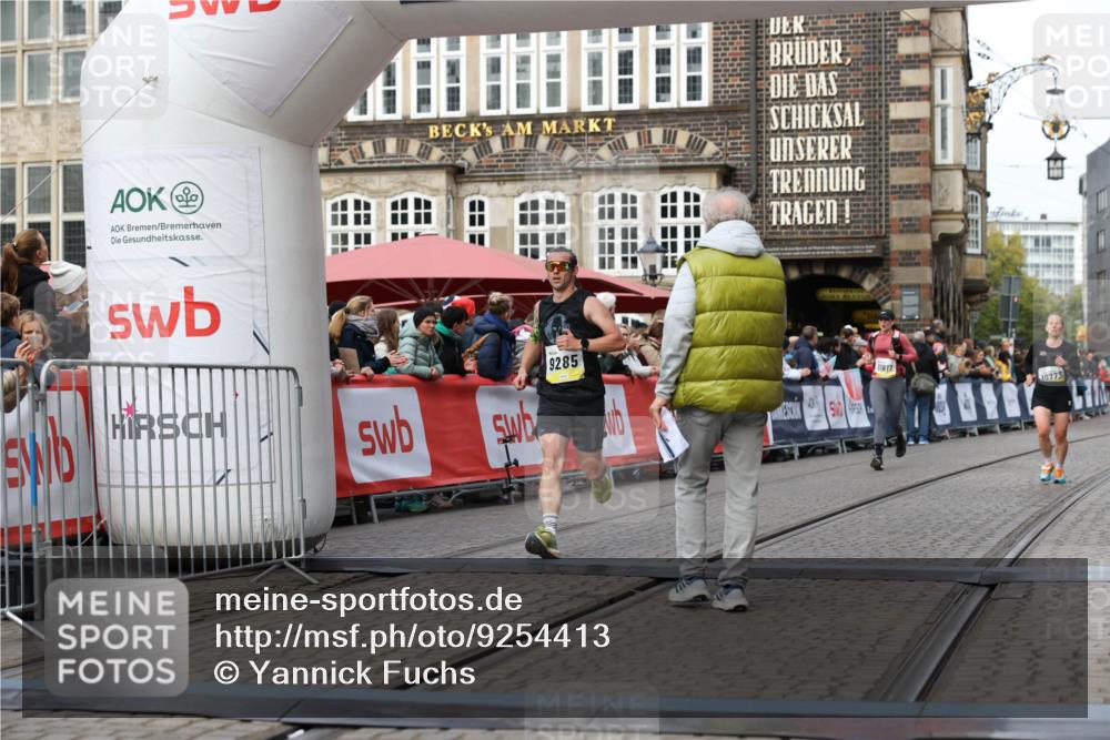 05.10.2025 - 20. swb-Marathon Bremen Yannick Fuchs http://msf.ph/oto/9254413 05.10.2025 10:45:59 Ziel 9285, 9960, 10350, 10773, 10823 meine-sportfotos.de