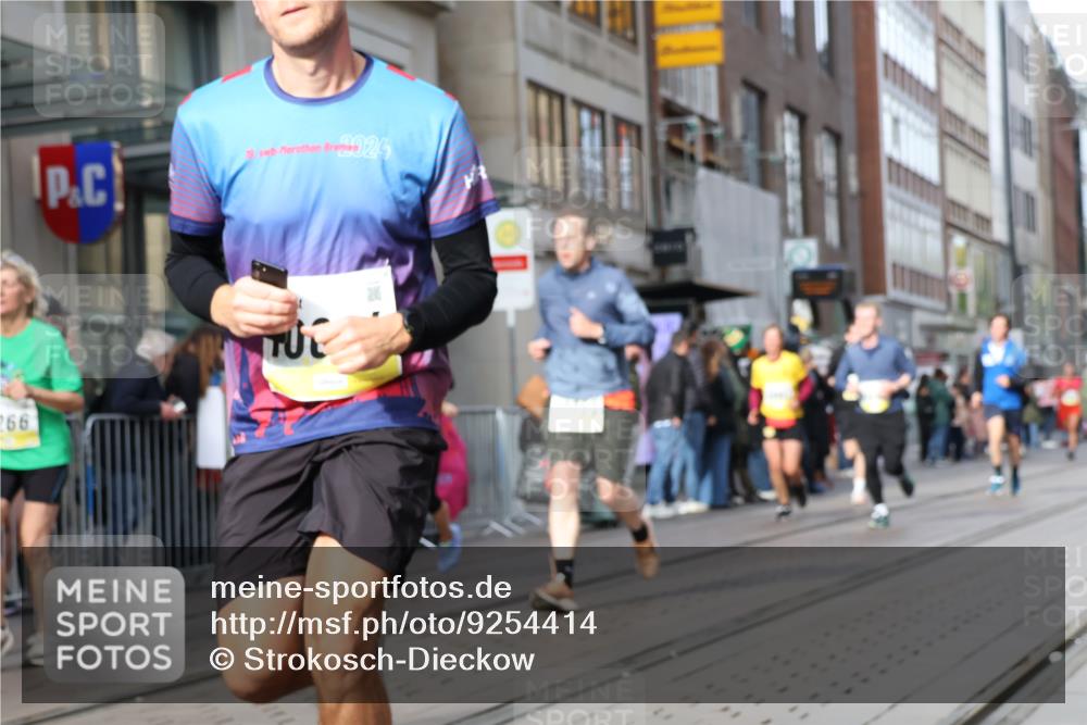 05.10.2025 - 20. swb-Marathon Bremen Strokosch-Dieckow http://msf.ph/oto/9254414 05.10.2025 10:56:25 Ziel 8118, 9188, 9266, 9547, 9669, 9886, 10008, 10042, 10059, 10105, 10145, 10397, 10644, 10683, 10845, 10924, 10971, 11100, 11260, 11274, 11426, 11475, 11675, 11691, 11734, 8118, 9188, 9266, 9547, 9669, 9886, 10008, 10042, 10059, 10105, 10145, 10397, 10644, 10683, 10845, 10924, 10971, 11100, 11260, 11274, 11426, 11475, 11675, 11691, 11734 meine-sportfotos.de