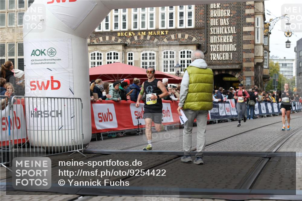 05.10.2025 - 20. swb-Marathon Bremen Yannick Fuchs http://msf.ph/oto/9254422 05.10.2025 10:45:59 Ziel 9285, 9960, 10350, 10773, 10823 meine-sportfotos.de