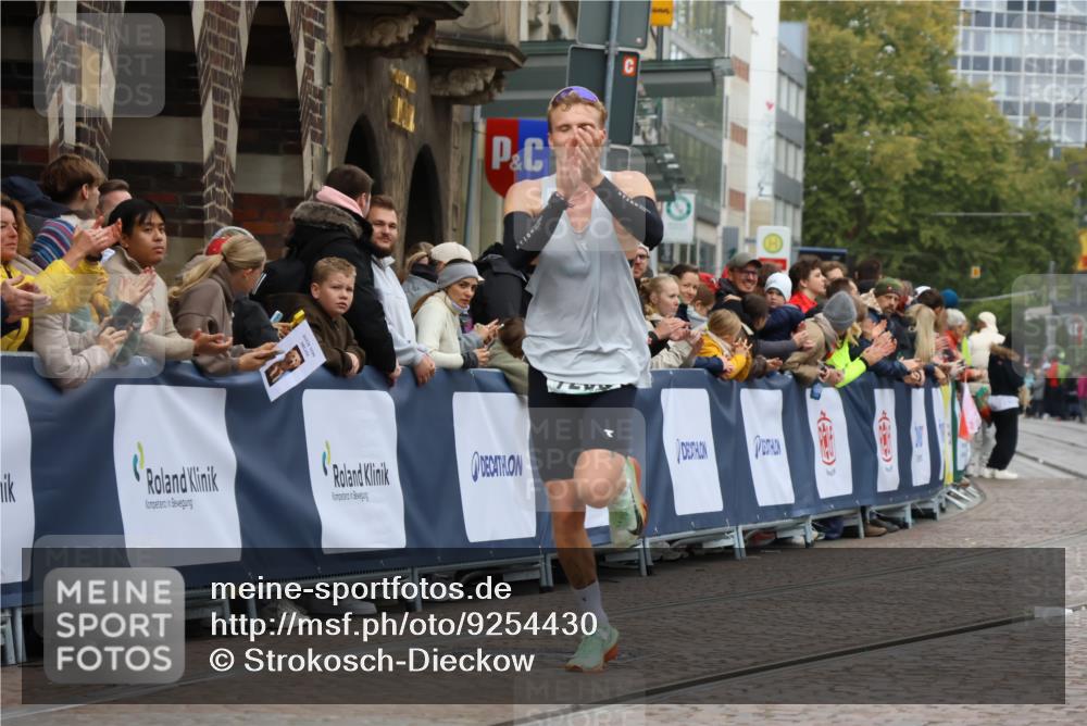 05.10.2025 - 20. swb-Marathon Bremen Strokosch-Dieckow http://msf.ph/oto/9254430 05.10.2025 12:52:43 Ziel 7266 meine-sportfotos.de