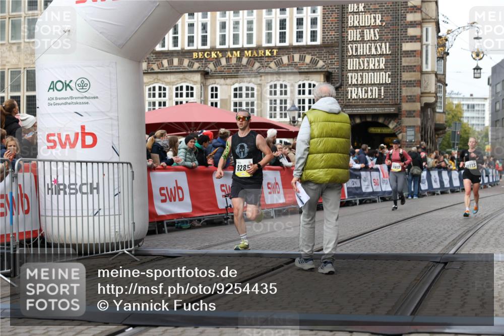 05.10.2025 - 20. swb-Marathon Bremen Yannick Fuchs http://msf.ph/oto/9254435 05.10.2025 10:45:59 Ziel 9285, 9960, 10350, 10773, 10823 meine-sportfotos.de