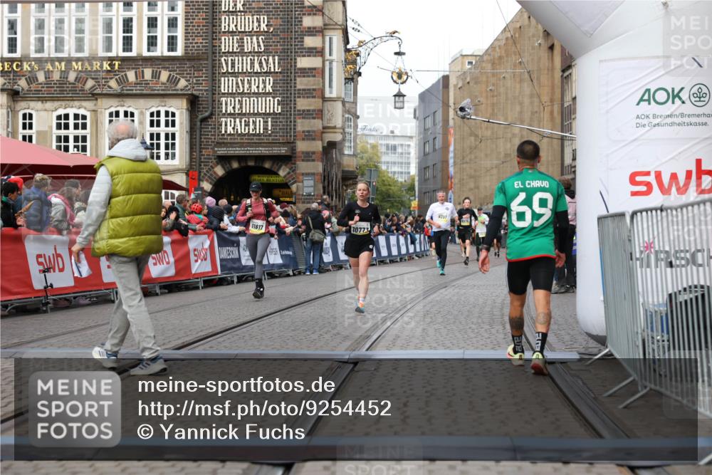 05.10.2025 - 20. swb-Marathon Bremen Yannick Fuchs http://msf.ph/oto/9254452 05.10.2025 10:46:00 Ziel 9285, 9960, 10350, 10773, 10823, 11617 meine-sportfotos.de