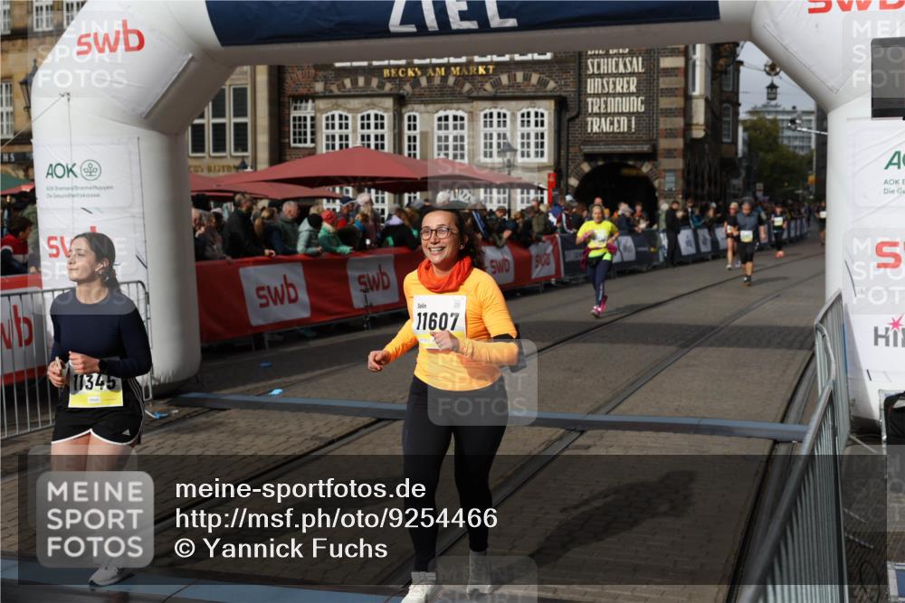 05.10.2025 - 20. swb-Marathon Bremen Yannick Fuchs http://msf.ph/oto/9254466 05.10.2025 11:15:05 Ziel 9303, 10496, 11345, 11607 meine-sportfotos.de