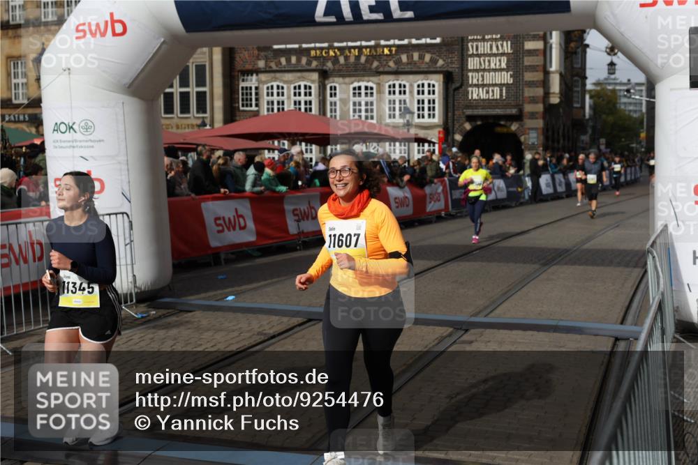 05.10.2025 - 20. swb-Marathon Bremen Yannick Fuchs http://msf.ph/oto/9254476 05.10.2025 11:15:05 Ziel 9303, 10496, 11345, 11607 meine-sportfotos.de