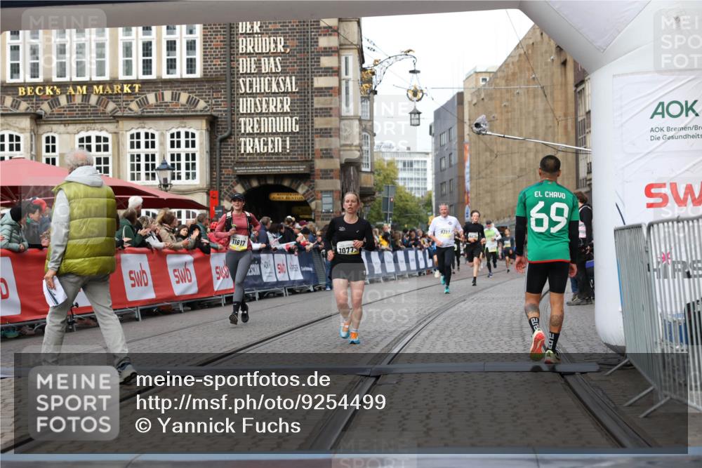 05.10.2025 - 20. swb-Marathon Bremen Yannick Fuchs http://msf.ph/oto/9254499 05.10.2025 10:46:01 Ziel 9285, 9960, 10773, 11617 meine-sportfotos.de