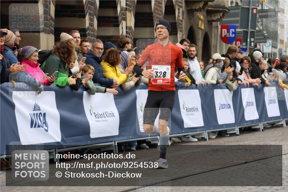 05.10.2025 - 20. swb-Marathon Bremen Strokosch-Dieckow http://msf.ph/oto/9254538 05.10.2025 12:53:09 Ziel 328, 6541 meine-sportfotos.de