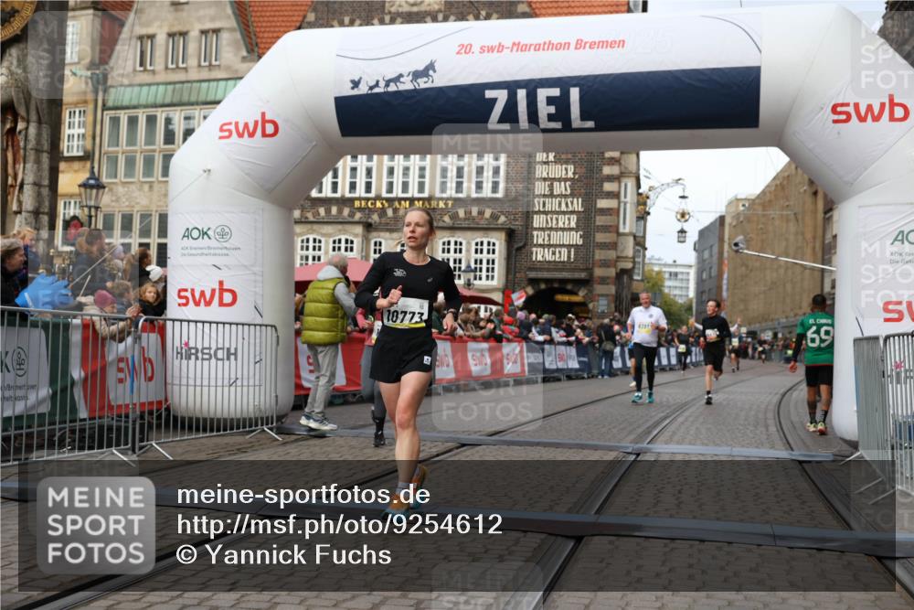 05.10.2025 - 20. swb-Marathon Bremen Yannick Fuchs http://msf.ph/oto/9254612 05.10.2025 10:46:03 Ziel 9285, 9397, 9876, 10090, 10773, 11617 meine-sportfotos.de