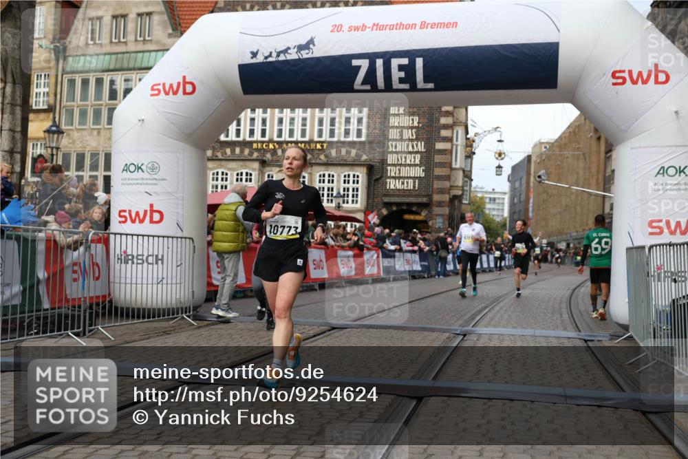 05.10.2025 - 20. swb-Marathon Bremen Yannick Fuchs http://msf.ph/oto/9254624 05.10.2025 10:46:03 Ziel 9285, 9397, 9876, 10090, 10773, 11617 meine-sportfotos.de