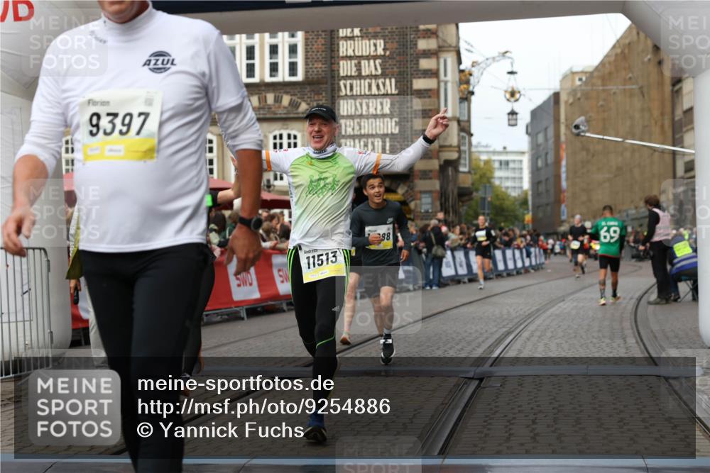 05.10.2025 - 20. swb-Marathon Bremen Yannick Fuchs http://msf.ph/oto/9254886 05.10.2025 10:46:10 Ziel 9397, 9500, 9876, 10090, 10688, 11074, 11513, 11617 meine-sportfotos.de