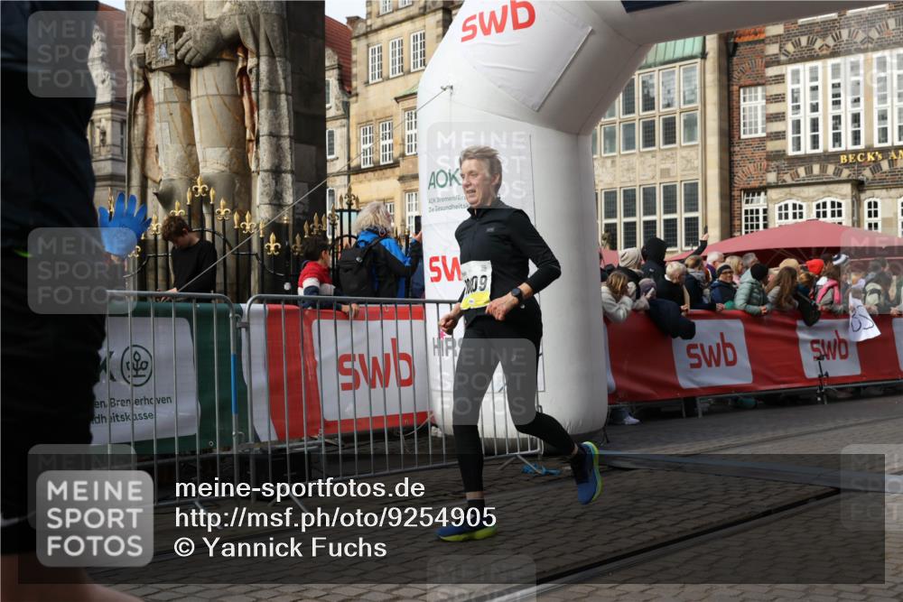 05.10.2025 - 20. swb-Marathon Bremen Yannick Fuchs http://msf.ph/oto/9254905 05.10.2025 10:55:00 Ziel 8326, 9427, 9436, 9560, 9570, 9754, 9776, 10024, 10231, 10232, 10233, 10487, 10609, 10770, 11163, 11276, 11373, 11470 meine-sportfotos.de