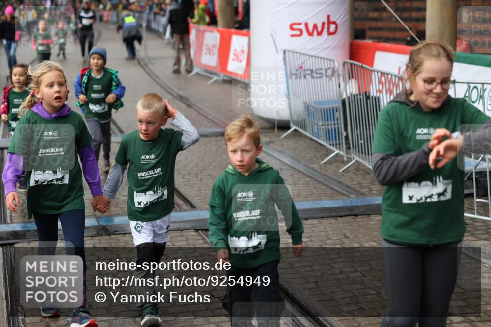 05.10.2025 - 20. swb-Marathon Bremen Yannick Fuchs http://msf.ph/oto/9254949 05.10.2025 15:22:28 Ziel 1335 meine-sportfotos.de
