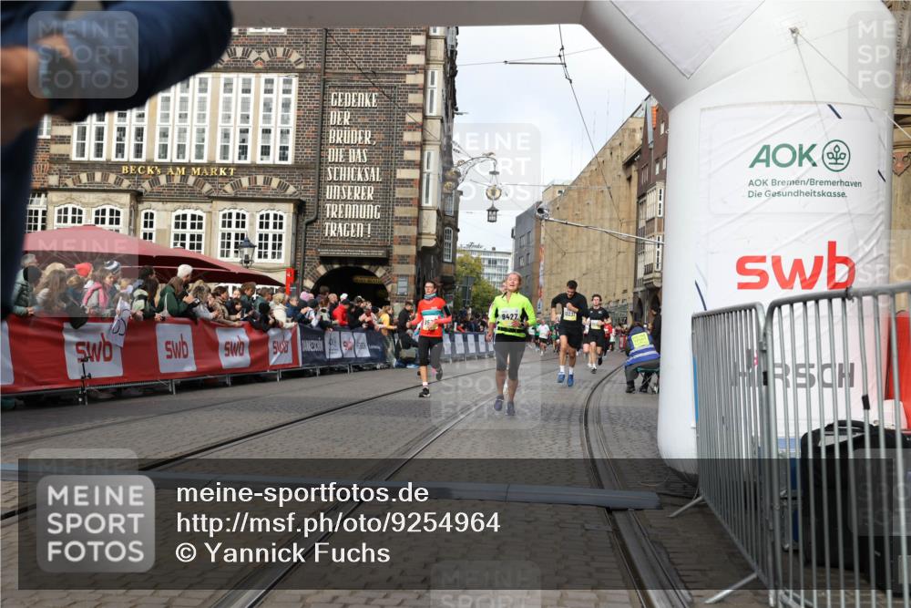 05.10.2025 - 20. swb-Marathon Bremen Yannick Fuchs http://msf.ph/oto/9254964 05.10.2025 10:55:01 Ziel 8326, 9427, 9436, 9560, 9570, 9776, 10024, 10231, 10232, 10233, 10487, 10609, 10770, 11163, 11276, 11373, 11470 meine-sportfotos.de