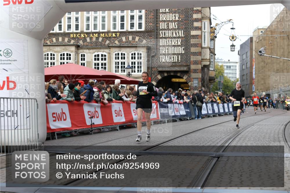 05.10.2025 - 20. swb-Marathon Bremen Yannick Fuchs http://msf.ph/oto/9254969 05.10.2025 10:46:14 Ziel 9500, 10688, 10858, 11074, 11446, 11513 meine-sportfotos.de