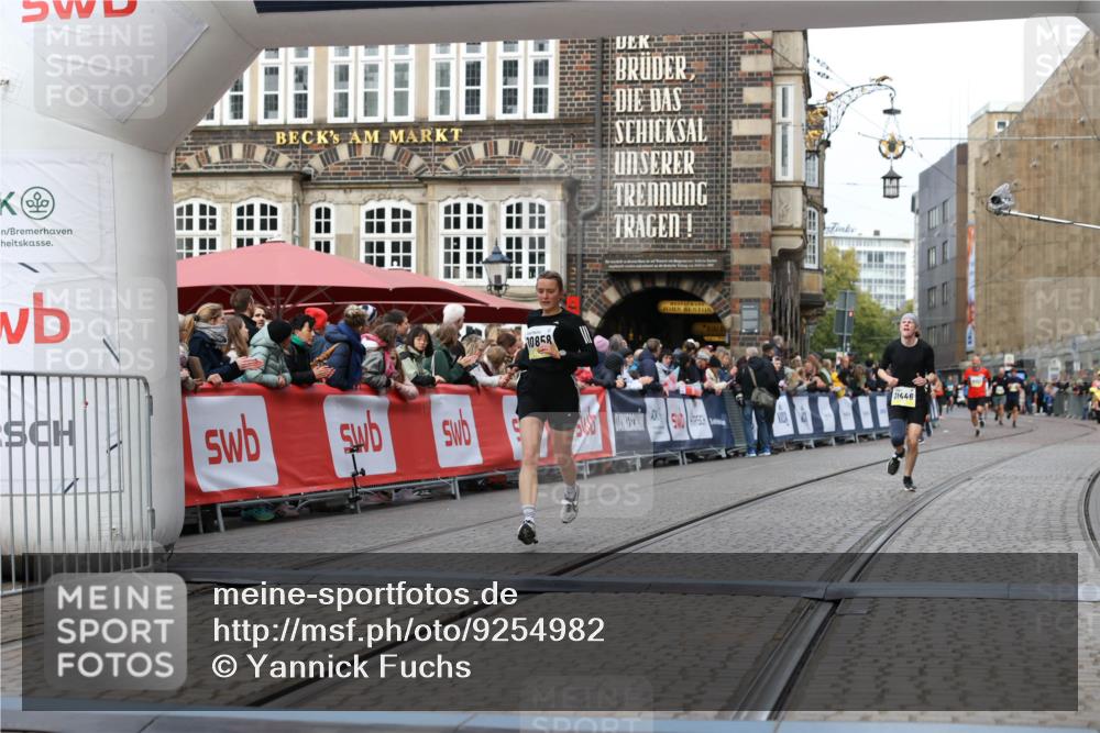 05.10.2025 - 20. swb-Marathon Bremen Yannick Fuchs http://msf.ph/oto/9254982 05.10.2025 10:46:14 Ziel 9500, 10688, 10858, 11074, 11446, 11513 meine-sportfotos.de