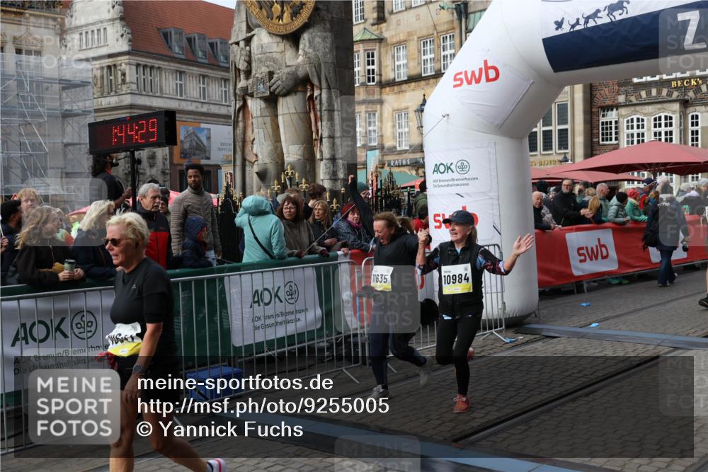 05.10.2025 - 20. swb-Marathon Bremen Yannick Fuchs http://msf.ph/oto/9255005 05.10.2025 11:15:18 Ziel 10647, 10984, 11107, 11293, 11635 meine-sportfotos.de