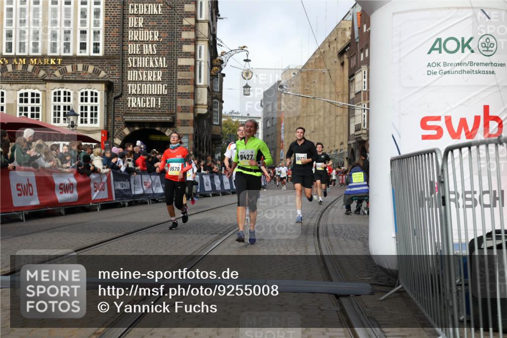 05.10.2025 - 20. swb-Marathon Bremen Yannick Fuchs http://msf.ph/oto/9255008 05.10.2025 10:55:02 Ziel 9427, 9436, 9560, 9570, 10024, 10231, 10232, 10233, 10487, 10609, 10770, 11163, 11276, 11320, 11373, 11470 meine-sportfotos.de