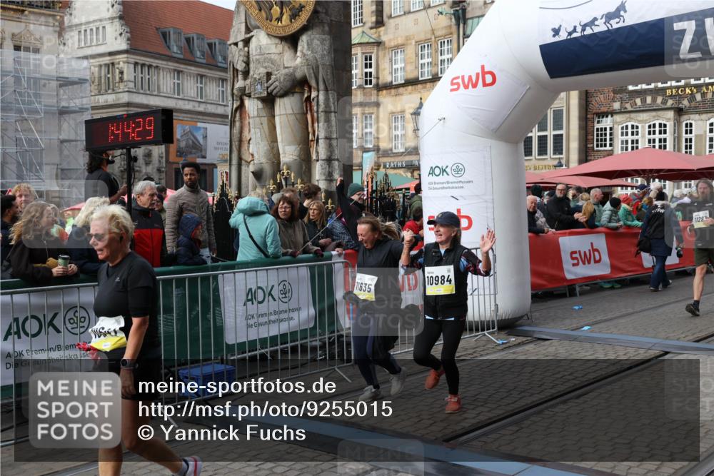 05.10.2025 - 20. swb-Marathon Bremen Yannick Fuchs http://msf.ph/oto/9255015 05.10.2025 11:15:18 Ziel 10647, 10984, 11107, 11293, 11635 meine-sportfotos.de