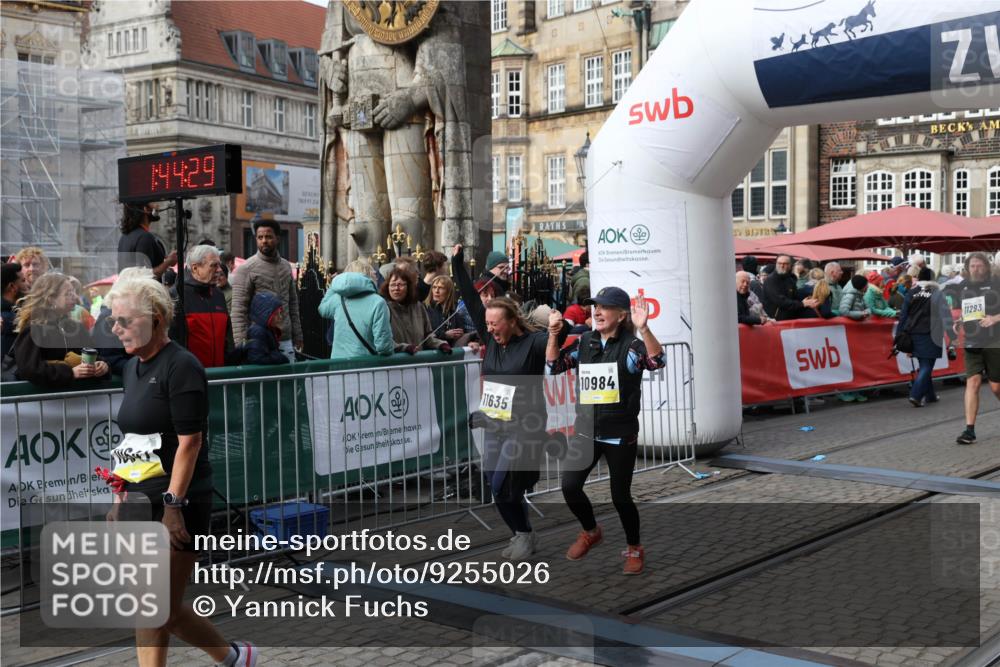 05.10.2025 - 20. swb-Marathon Bremen Yannick Fuchs http://msf.ph/oto/9255026 05.10.2025 11:15:18 Ziel 10647, 10984, 11107, 11293, 11635 meine-sportfotos.de
