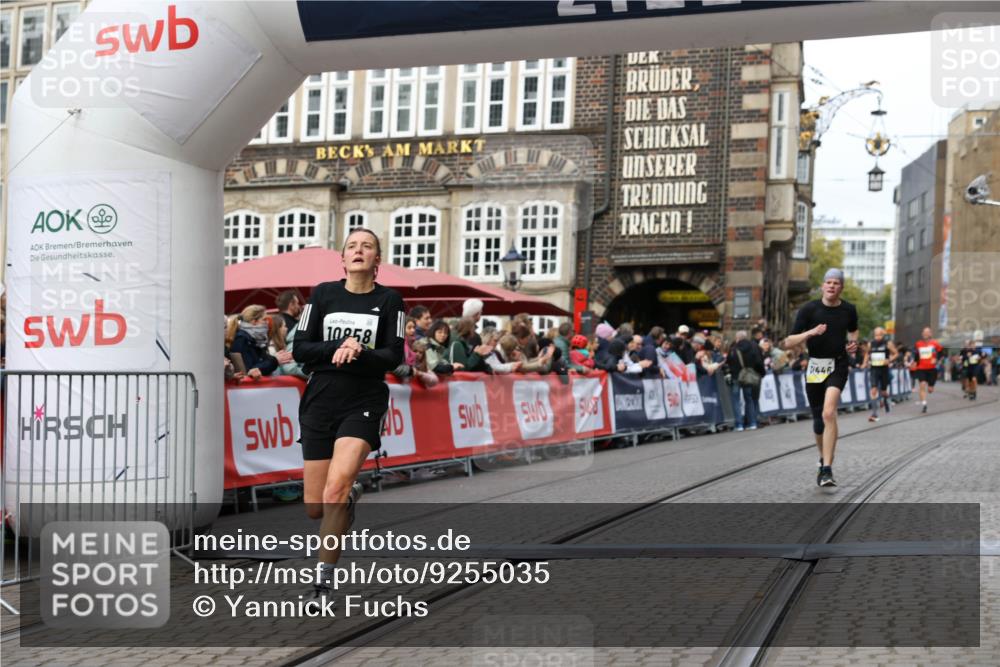 05.10.2025 - 20. swb-Marathon Bremen Yannick Fuchs http://msf.ph/oto/9255035 05.10.2025 10:46:15 Ziel 9500, 10688, 10858, 11074, 11446, 11513 meine-sportfotos.de