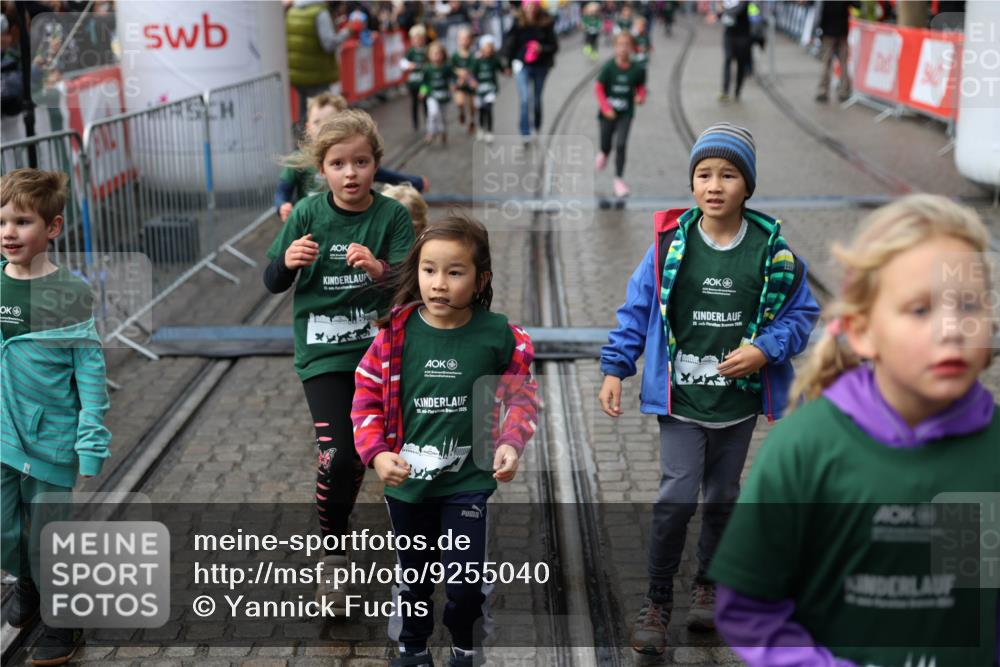 05.10.2025 - 20. swb-Marathon Bremen Yannick Fuchs http://msf.ph/oto/9255040 05.10.2025 15:22:31 Ziel  meine-sportfotos.de