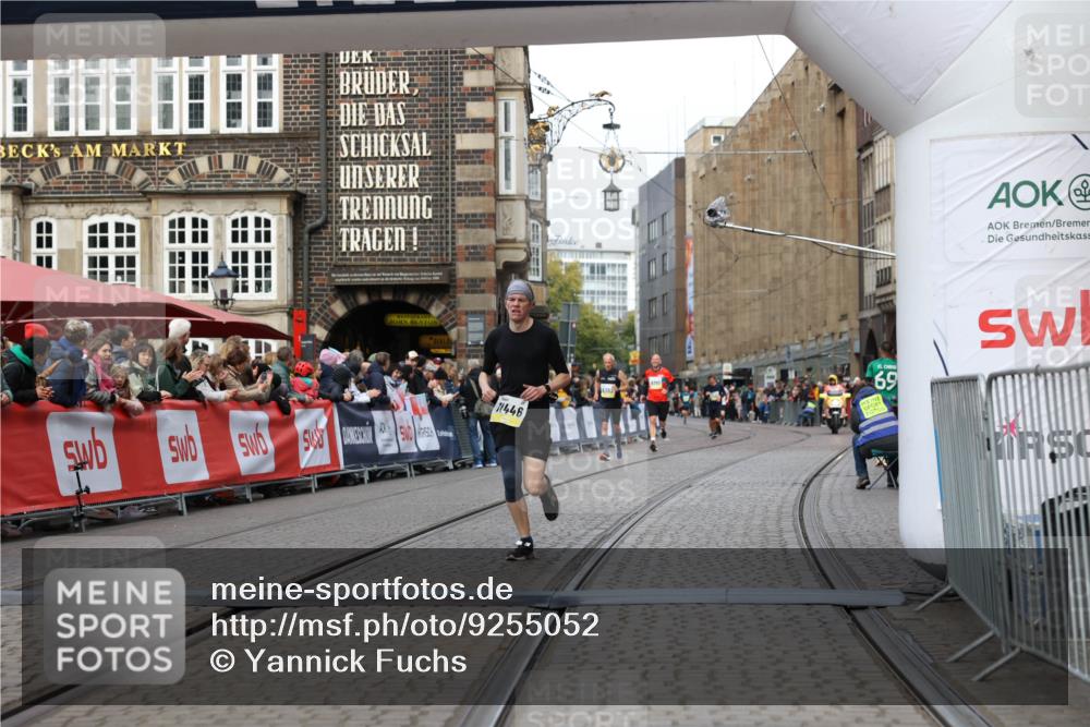 05.10.2025 - 20. swb-Marathon Bremen Yannick Fuchs http://msf.ph/oto/9255052 05.10.2025 10:46:16 Ziel 9500, 10688, 10858, 11074, 11446, 11513 meine-sportfotos.de