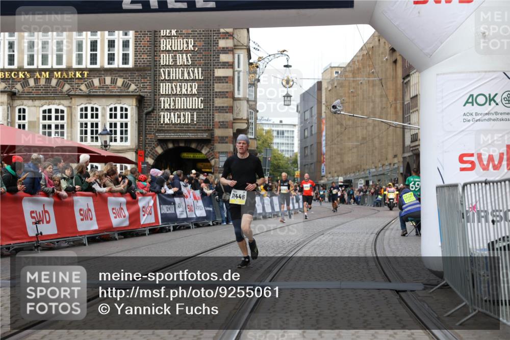 05.10.2025 - 20. swb-Marathon Bremen Yannick Fuchs http://msf.ph/oto/9255061 05.10.2025 10:46:16 Ziel 9500, 10688, 10858, 11074, 11446, 11513 meine-sportfotos.de