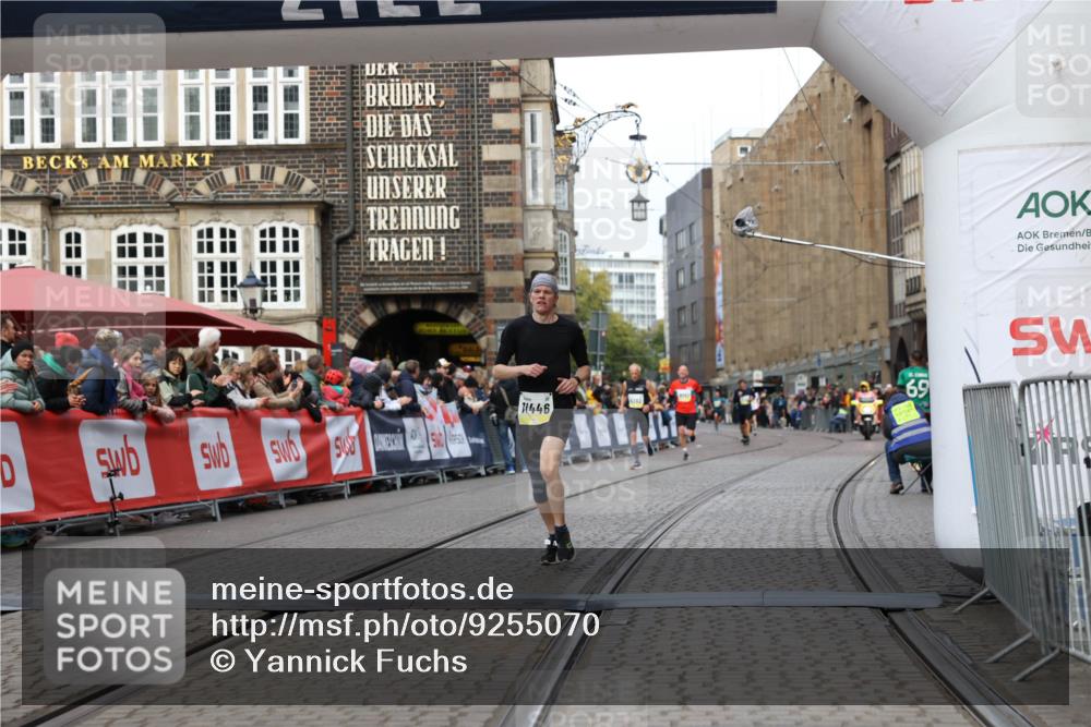 05.10.2025 - 20. swb-Marathon Bremen Yannick Fuchs http://msf.ph/oto/9255070 05.10.2025 10:46:16 Ziel 9500, 10688, 10858, 11074, 11446, 11513 meine-sportfotos.de