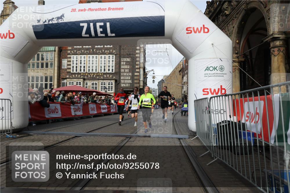 05.10.2025 - 20. swb-Marathon Bremen Yannick Fuchs http://msf.ph/oto/9255078 05.10.2025 10:55:03 Ziel 9427, 9436, 9560, 9570, 10024, 10231, 10232, 10233, 10487, 10609, 10770, 11163, 11320, 11373, 11470 meine-sportfotos.de