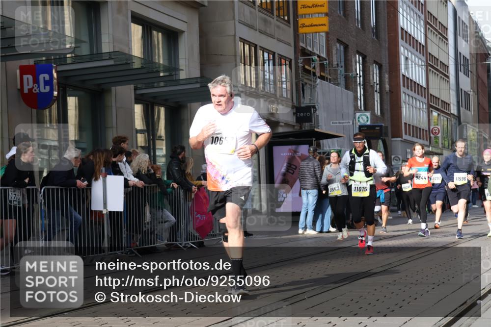 05.10.2025 - 20. swb-Marathon Bremen Strokosch-Dieckow http://msf.ph/oto/9255096 05.10.2025 10:56:58 Ziel 5172, 7101, 9000, 9215, 9231, 9260, 9292, 9314, 9450, 9489, 9550, 9577, 9844, 9947, 10169, 10281, 10293, 10367, 10545, 10645, 10657, 10917, 10950, 11015, 11138, 11202, 11434, 11566, 11596, 11606, 11686, 5172, 7101, 9000, 9215, 9231, 9260, 9292, 9314, 9450, 9489, 9550, 9577, 9844, 9947, 10169, 10281, 10293, 10367, 10545, 10645, 10657, 10917, 10950, 11015, 11138, 11202, 11434, 11566, 11596, 11606, 11686 meine-sportfotos.de