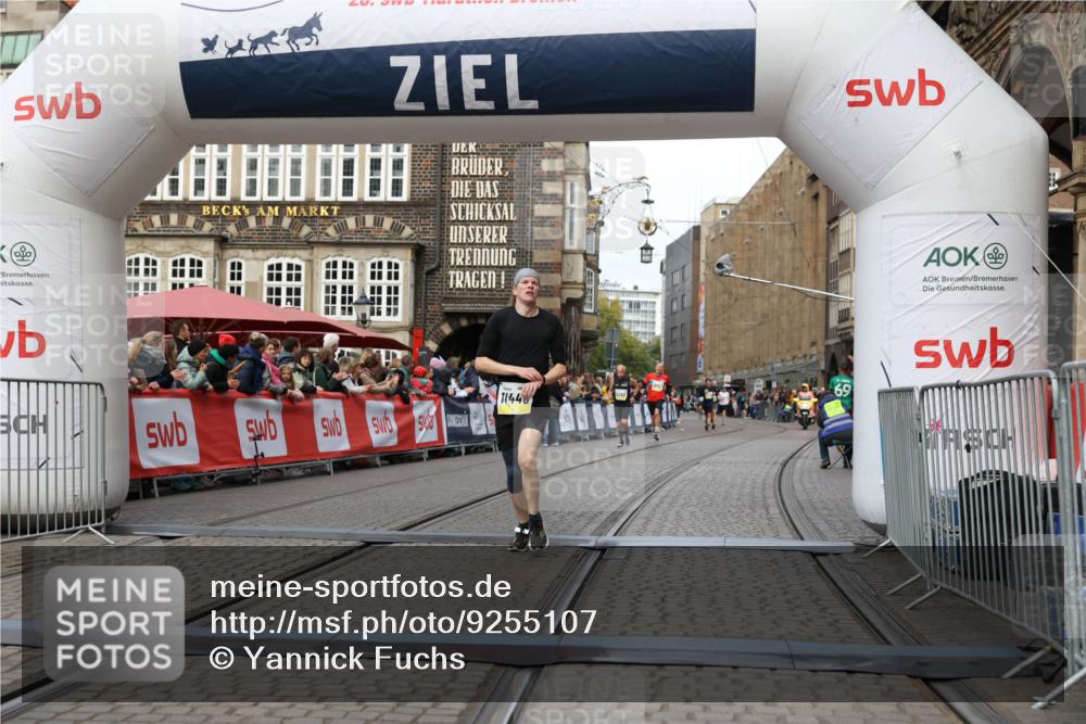 05.10.2025 - 20. swb-Marathon Bremen Yannick Fuchs http://msf.ph/oto/9255107 05.10.2025 10:46:17 Ziel 10688, 10858, 11074, 11446 meine-sportfotos.de
