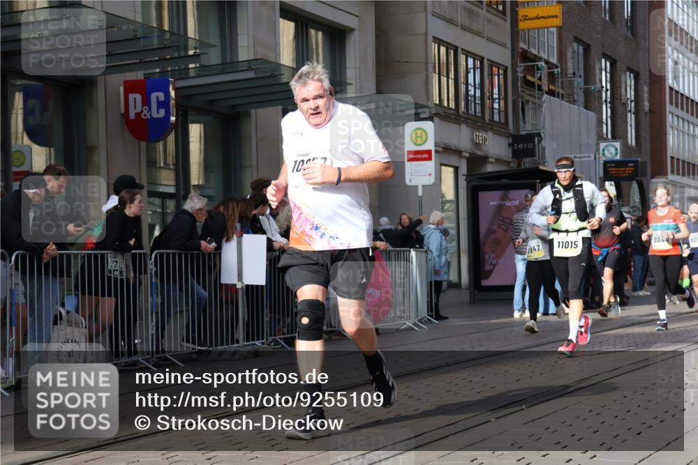 05.10.2025 - 20. swb-Marathon Bremen Strokosch-Dieckow http://msf.ph/oto/9255109 05.10.2025 10:56:58 Ziel 5172, 7101, 9000, 9215, 9231, 9260, 9292, 9314, 9450, 9489, 9550, 9577, 9844, 9947, 10169, 10281, 10293, 10367, 10545, 10645, 10657, 10917, 10950, 11015, 11138, 11202, 11434, 11566, 11596, 11606, 11686, 5172, 7101, 9000, 9215, 9231, 9260, 9292, 9314, 9450, 9489, 9550, 9577, 9844, 9947, 10169, 10281, 10293, 10367, 10545, 10645, 10657, 10917, 10950, 11015, 11138, 11202, 11434, 11566, 11596, 11606, 11686 meine-sportfotos.de