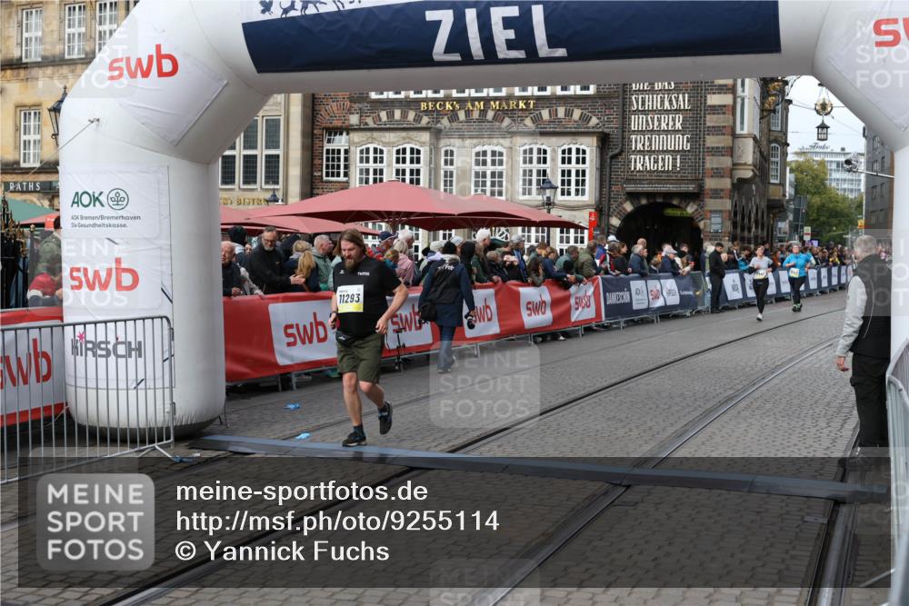 05.10.2025 - 20. swb-Marathon Bremen Yannick Fuchs http://msf.ph/oto/9255114 05.10.2025 11:15:19 Ziel 10647, 10984, 11293, 11635 meine-sportfotos.de