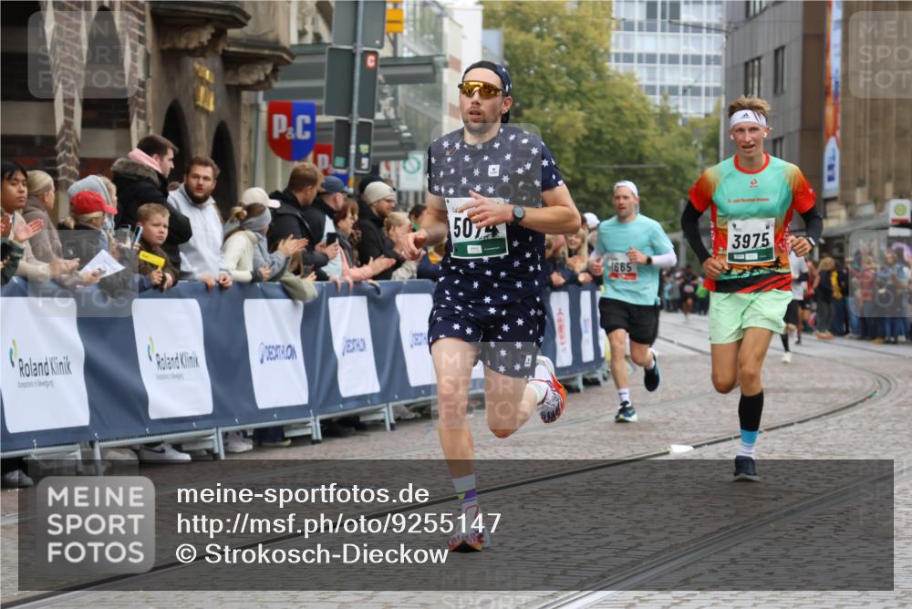 05.10.2025 - 20. swb-Marathon Bremen Strokosch-Dieckow http://msf.ph/oto/9255147 05.10.2025 12:53:28 Ziel 925, 1665, 2940, 3975, 5074 meine-sportfotos.de