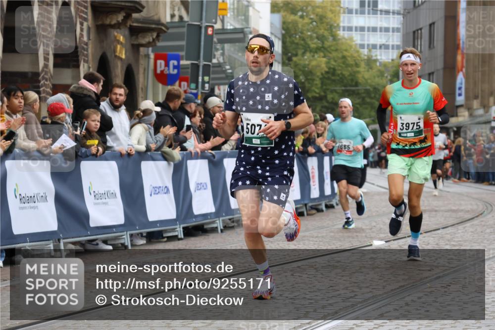 05.10.2025 - 20. swb-Marathon Bremen Strokosch-Dieckow http://msf.ph/oto/9255171 05.10.2025 12:53:28 Ziel 925, 1665, 2940, 3975, 5074 meine-sportfotos.de