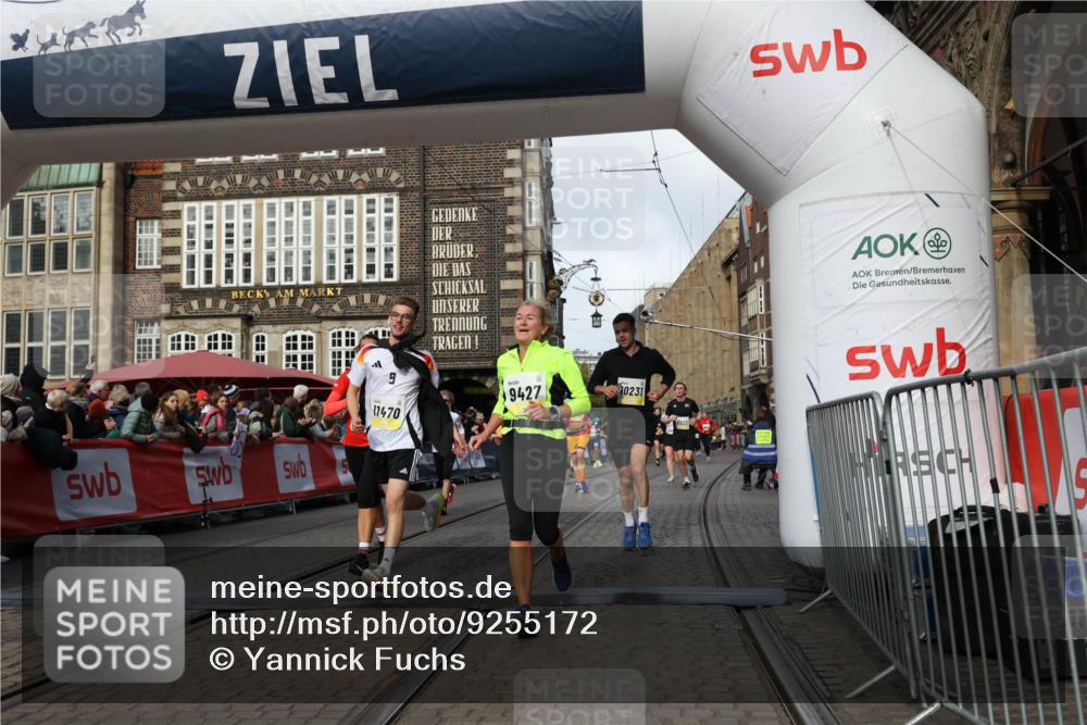 05.10.2025 - 20. swb-Marathon Bremen Yannick Fuchs http://msf.ph/oto/9255172 05.10.2025 10:55:03 Ziel 9427, 9436, 9560, 9570, 10024, 10231, 10232, 10233, 10487, 10609, 10770, 11163, 11320, 11373, 11470 meine-sportfotos.de