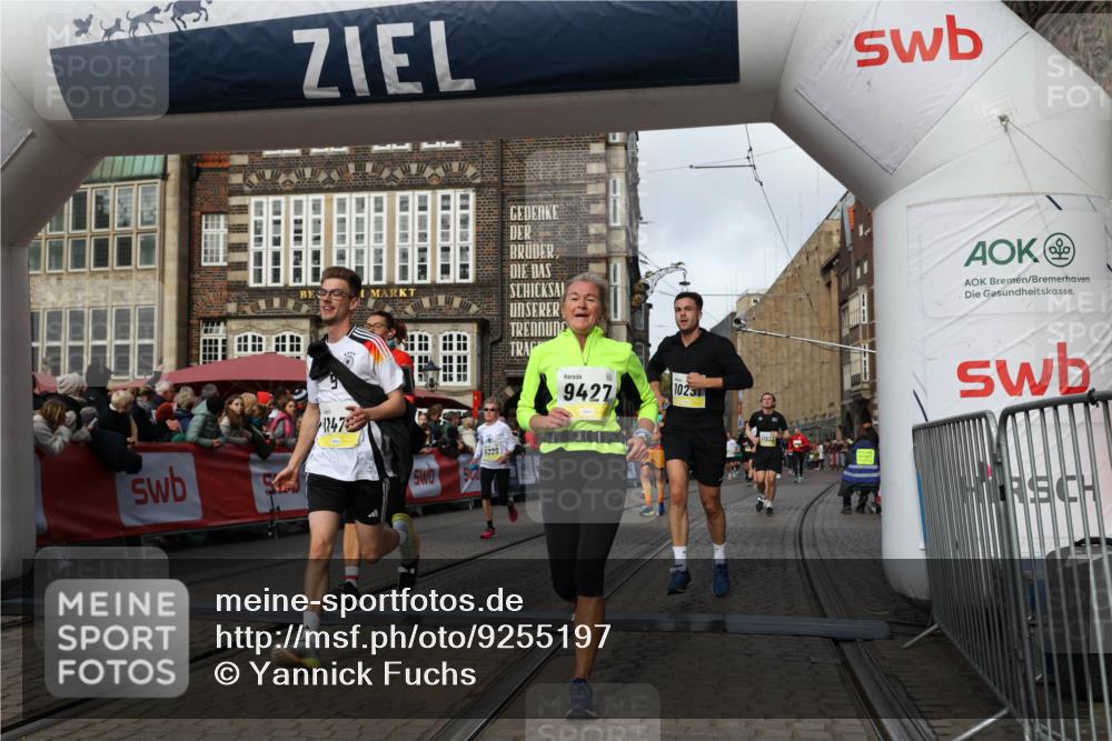 05.10.2025 - 20. swb-Marathon Bremen Yannick Fuchs http://msf.ph/oto/9255197 05.10.2025 10:55:04 Ziel 9427, 9560, 9570, 10024, 10231, 10232, 10233, 10609, 11320, 11373, 11470, 11507, 11523 meine-sportfotos.de