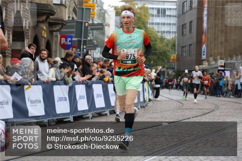 05.10.2025 - 20. swb-Marathon Bremen Strokosch-Dieckow http://msf.ph/oto/9255226 05.10.2025 12:53:29 Ziel 925, 1665, 2940, 3975, 5074 meine-sportfotos.de